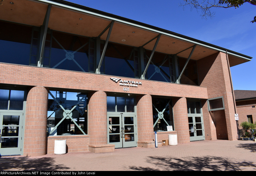 Martinez Station building